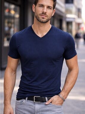 Calvin Klein Men's Navy Short Sleeve Tee. Ultra soft midal. NWT size small.